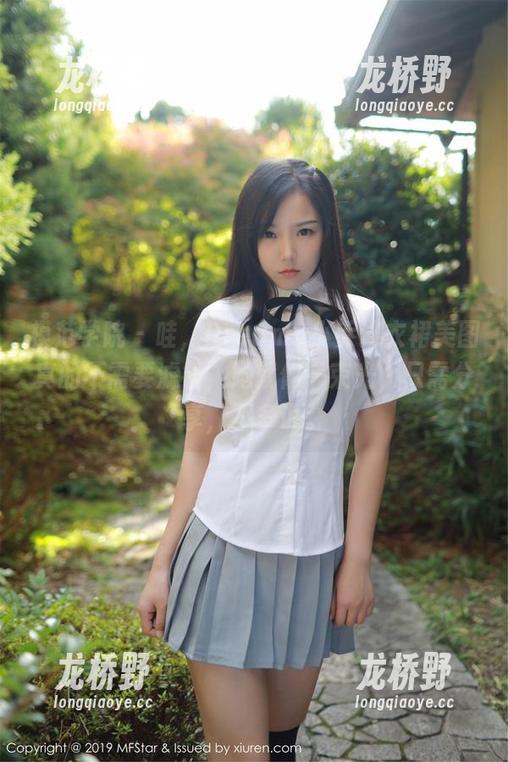 模范学院-Dreamy小乔 模范学院 - 哇,Dreamy小乔连衣裙美图真的不需要滤镜,她就像一束光,只需分享,不多说。
