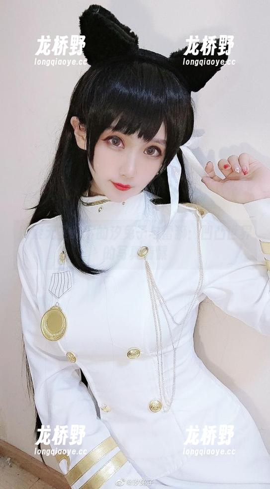 探索无圣光下的汐兔子与雷狮：凹凸世界的写真情愫