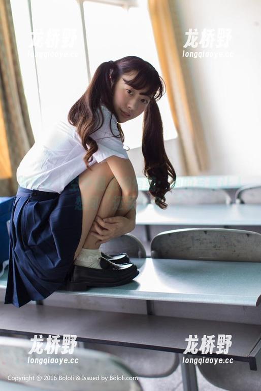 波萝社-柳侑绮 波萝社 - 空中遇见柳侑绮:她的写真让人想问‘还要多久’?
