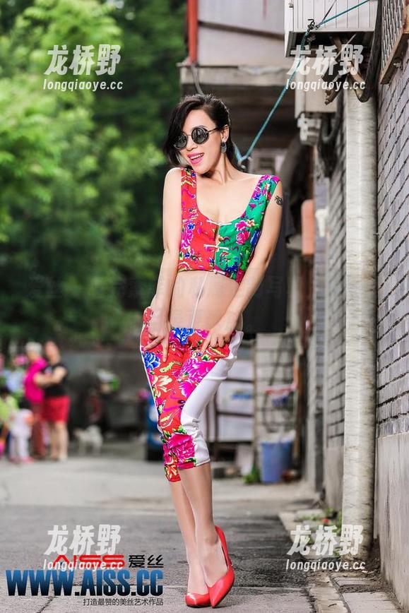 爱丝 - 看完索菲的私属定制写真，原图比目录更诱惑。