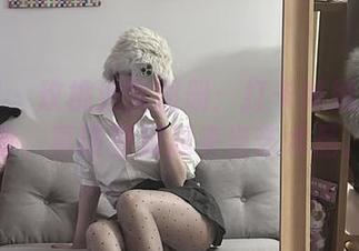 微密圈 - 玫桃泡芙图册：打卡妹妹的无辜脸，真该塑封起来当艺术品。