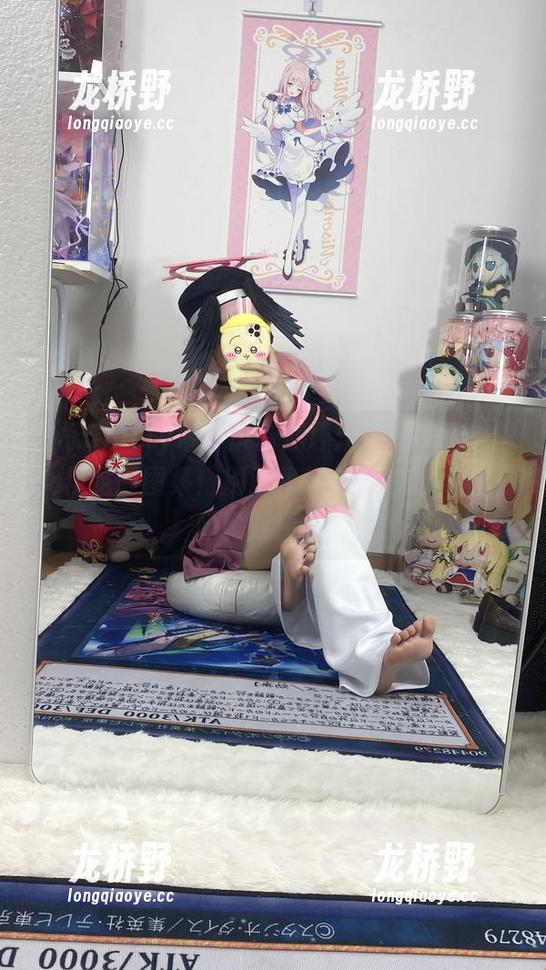 白栎Shirly 白栎Shirly带你玩转崩坏:星穹铁道流萤女仆定制图集!别问我怎么知道的,反正她比我还懂。
