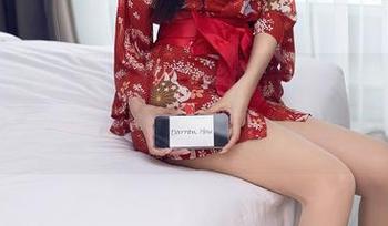 秀人网 - 不可思议的吃白菜的vi菜菜，粉色私房里的好奇心合集
