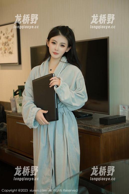 秀人网 - 拯救你的仰视角——娜娜子yy的美腿原图就是这样好看