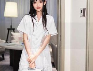 秀人网 - 龙泽美曦的图集：学妹大展职业生涯，瞧这一脸认真，真刺得我眼！