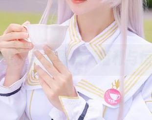 紫氯氯的水手服图集:福利与惊艳并存