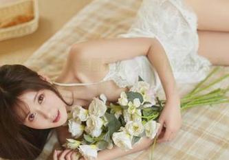 各位注意!羽生三未带来美图更新,瑜伽姐姐的手劲儿…这下算不算是‘呼之欲出’了!
