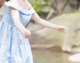 菠萝社 – 柳侑绮原图：海里游的少女，细节…我能说吗？更新ing。