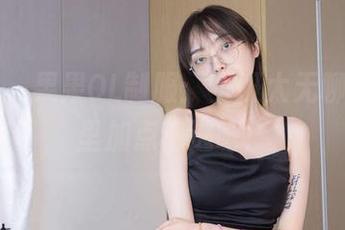 袜啵啵 – 果果OL制服：上班太无聊，网盘里加点艳遇吧！