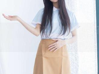 袜啵啵 – 甜甜圈正在上演的OL制服花絮，在线分享你想象中的美图～