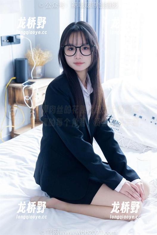 袜啵啵 - 厚肉丝的花絮透过芝士的画笔，流连在图库的每个角落，资源总是丰盈。