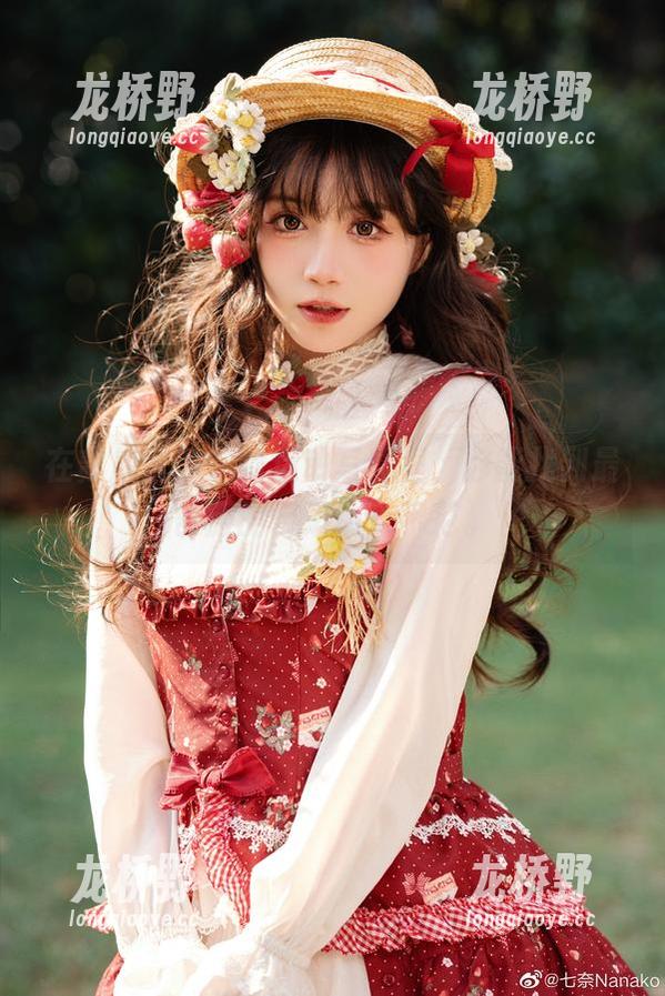 贰加六 在贰加六的定制运动写真里,你能找到最舒服的“运动”示范。