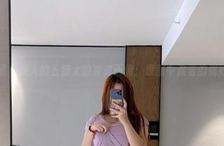 微密圈 – 迷人的五姨太的赛道画像：原图中藏着的微妙情绪