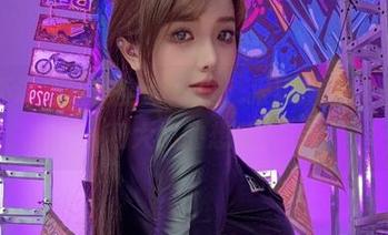 雯妹不讲道理的全套写真，狠狠撞击你对恶魔和大凤的想象。