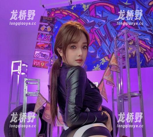 雯妹不讲道理的全套写真，狠狠撞击你对恶魔和大凤的想象。
