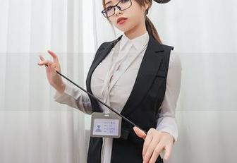 雯妹不讲道理与日本的甜蜜约会：写真图集中藏着草莓牛奶的秘密