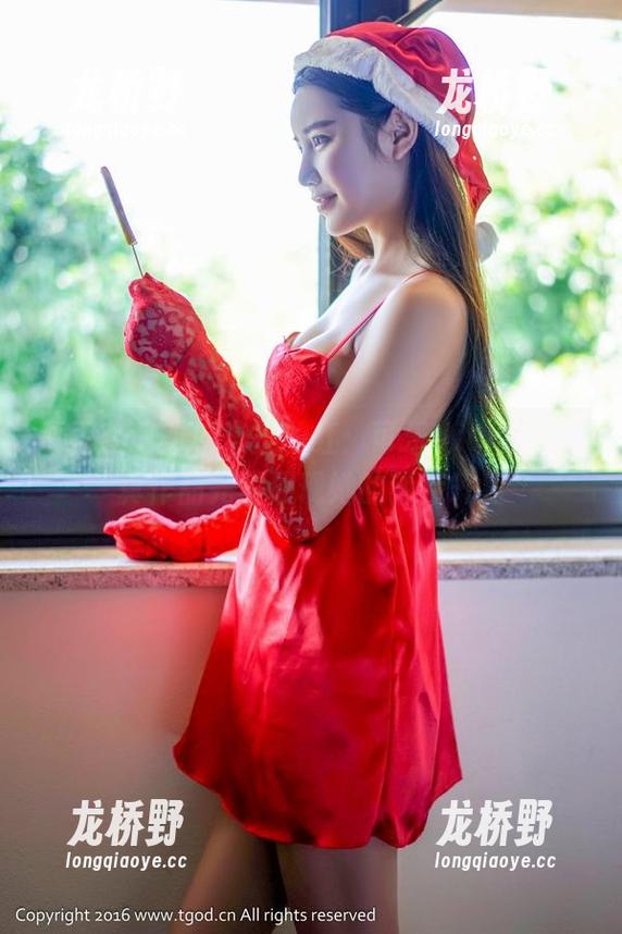 青豆客-可乐Vicky 青豆客 - 难以抗拒的红:可乐Vicky的写真作品完美展现她的独特气质